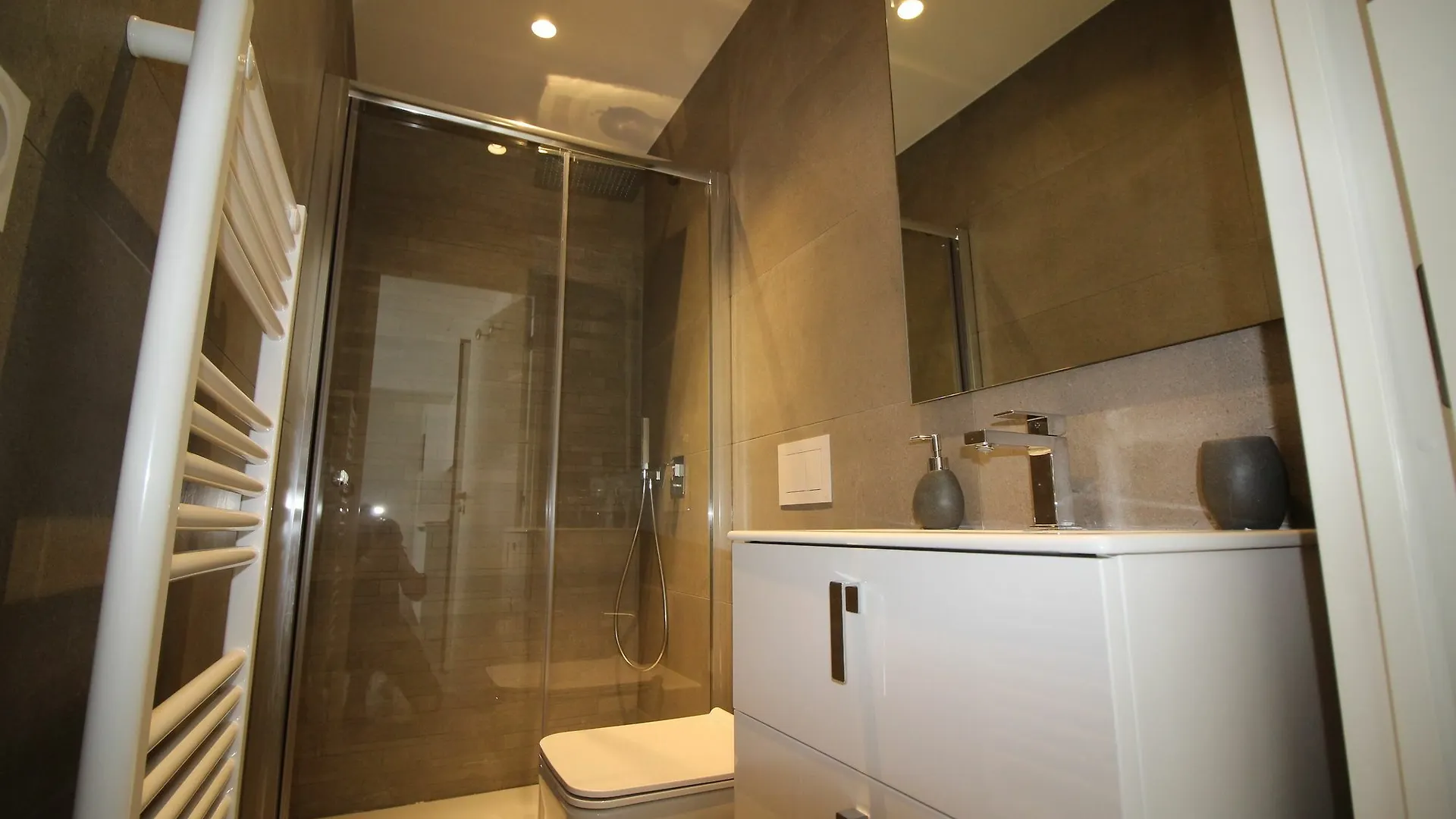 Nice Booking - Le Sixty شقة